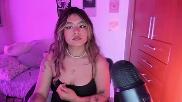 StephaniFox online show from April 18, 3:31 am