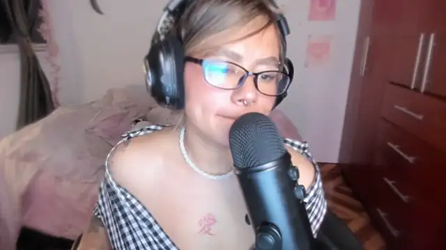 StephaniFox online show from February 10, 4:37 am