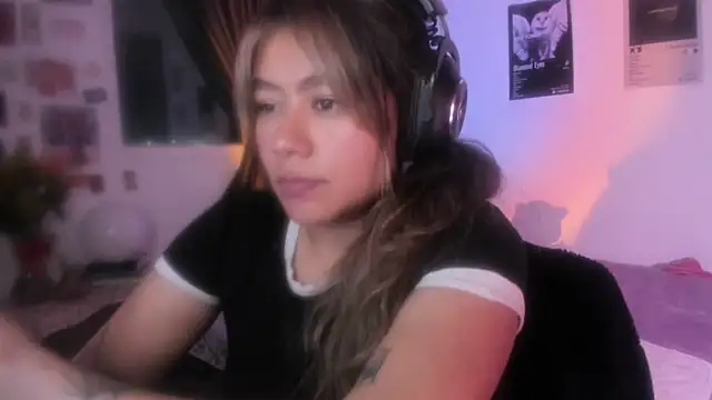 StephaniFox online show from March 31, 4:12 am