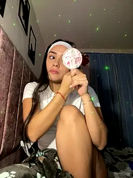 Kimmymadison- online show from October 31, 1:29 am