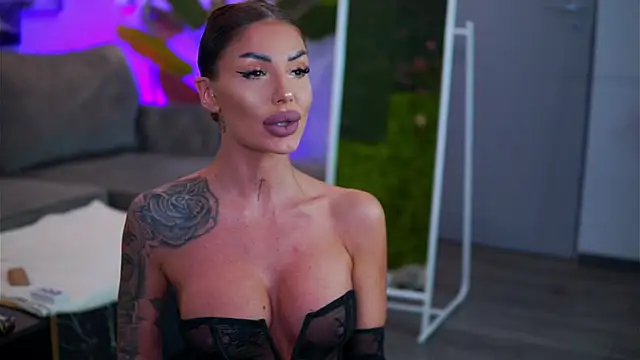 RaquelleVon online show from February 10, 10:51 am