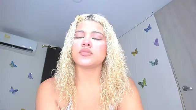 sofiacastillo01 online show from January 14, 2:11 pm