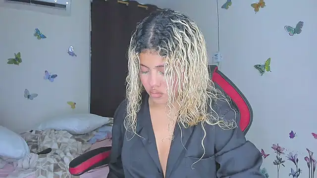 sofiacastillo01 online show from November 24, 1:13 pm