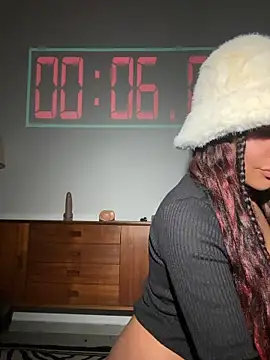 HaileyDiana online show from March 27, 6:19 pm