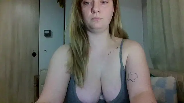 emerieskye20 online show from November 14, 8:42 pm