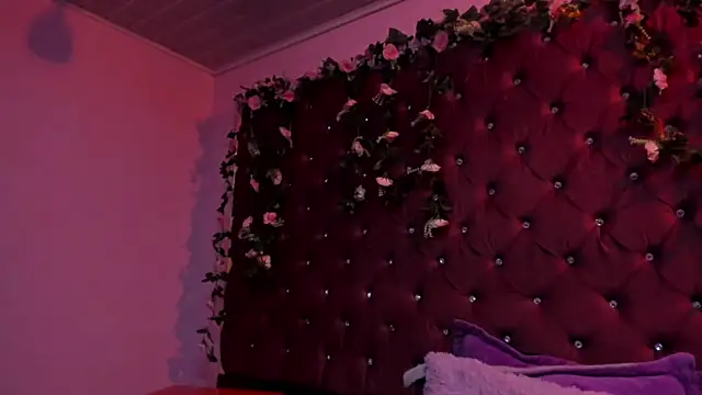 MaddyHudson online show from September 11, 7:58 pm