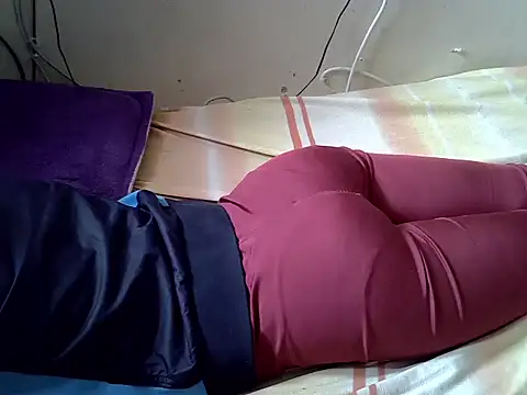 Ma-yolo001 online show from February 24, 11:09 am