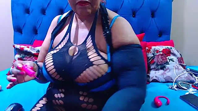 ebonycandy10 online show from May 14, 4:18 am