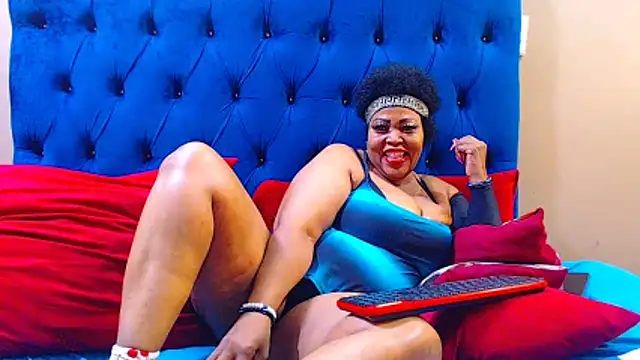 ebonycandy10 online show from April 15, 9:54 am