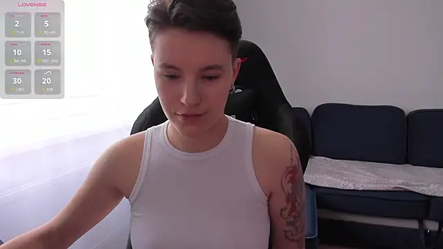 JessieFlower online show from October 31, 8:18 am