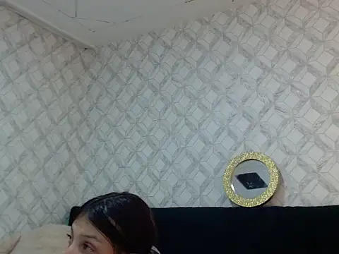 Emma-Wilson online show from February 4, 7:33 am