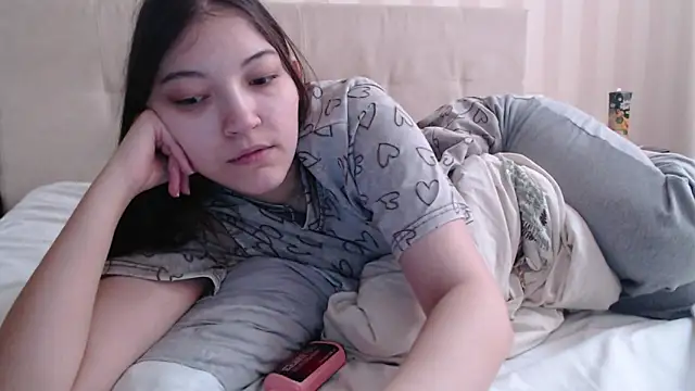 AlisaDevis online show from February 21, 7:09 am