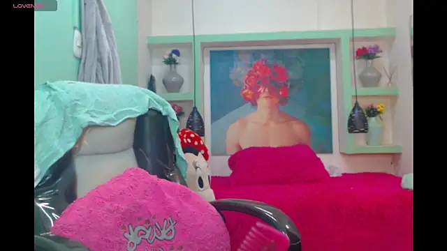 lorenapinto online show from April 12, 2:58 am