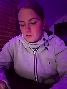 selenaluvv online show from January 18, 6:26 pm