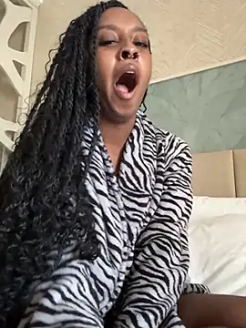 Your Paris online show from April 15, 9:26 pm