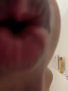 Your Paris online show from March 25, 1:33 am