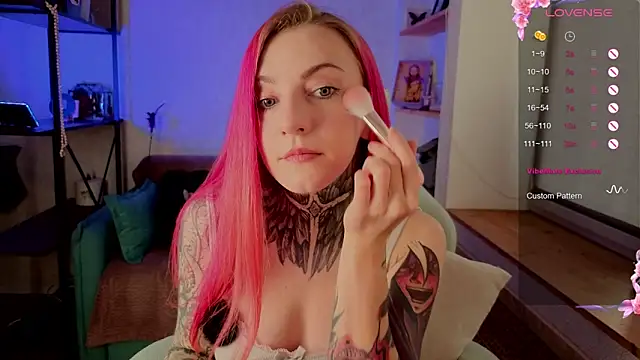 Roxy      online show from November 14, 6:35 am