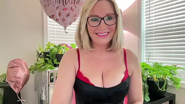 Milf Goddess online show from July 17, 11:03 am