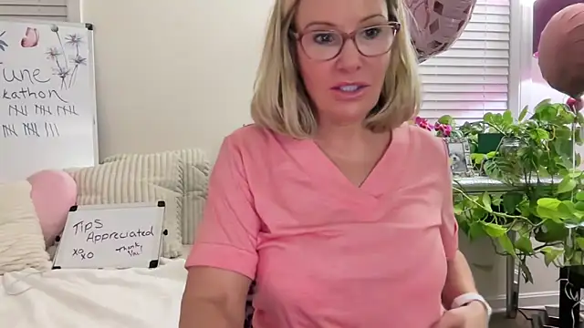 Milf Goddess online show from June 15, 3:51 am