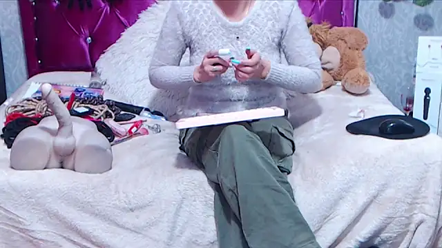 AyshaScott online show from April 18, 2:52 pm