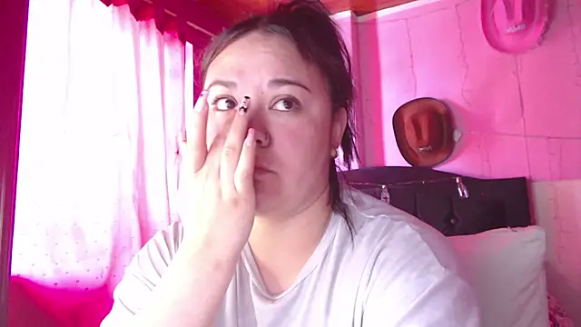 NikkiRous  online show from February 5, 4:43 pm