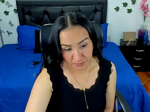 Snapshot of Violeta_stilll chatting on October 15, 6:54 pm Violeta stilll online show from October 15, 6:54 pm