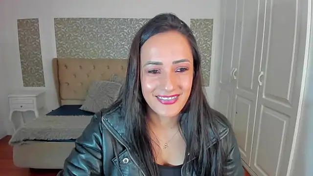 KimWessel  online show from October 20, 7:39 pm