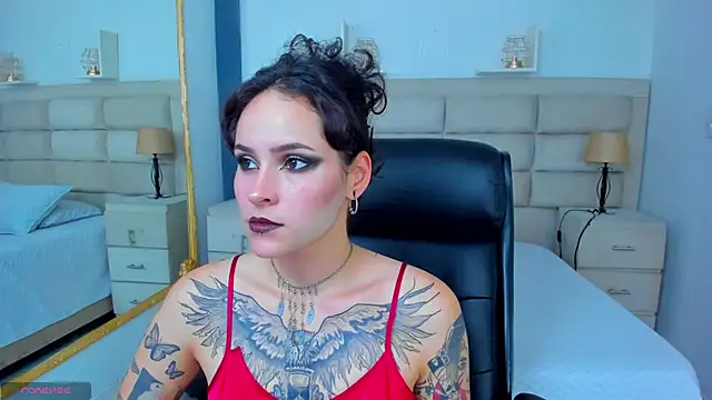 AnnyThompson  online show from October 21, 9:30 pm