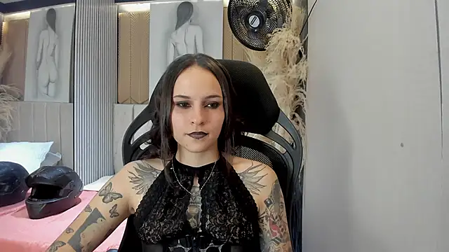 AnnyThompson  online show from April 3, 10:19 pm