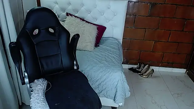 Maira B online show from September 28, 1:49 pm