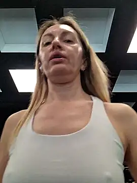 Miss    Mia  online show from March 11, 11:58 am