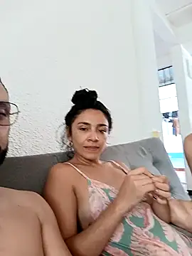 Snapshot of _joanne_and_oliver_ chatting on October 31, 5:17 pm  joanne and oliver  online show from October 31, 5:17 pm