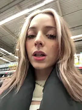 LoraaDoll online show from December 13, 7:53 pm