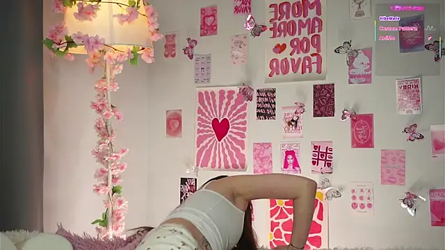 AmiLewis online show from February 13, 1:07 am