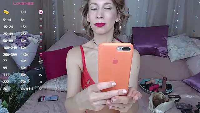 AdrianaSea online show from October 3, 8:41 am