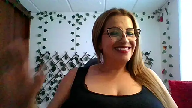 RossanaLionheart online show from October 3, 10:15 pm