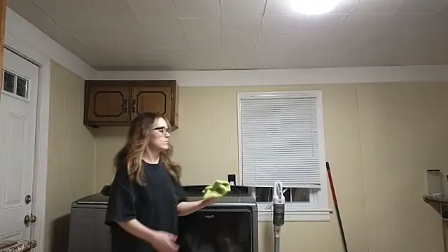 sexylilly69 online show from March 13, 2:46 am