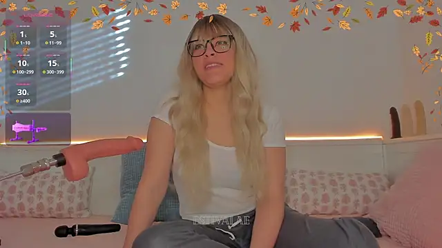 estivalae online show from November 11, 1:52 pm