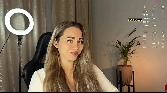 Snapshot of hotexclusive_ chatting on October 6, 4:56 pm hotexclusive online show from October 6, 4:56 pm