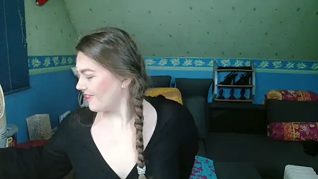 Snapshot of SherineDivine chatting on October 3, 4:28 am SherineDivine online show from October 3, 4:28 am