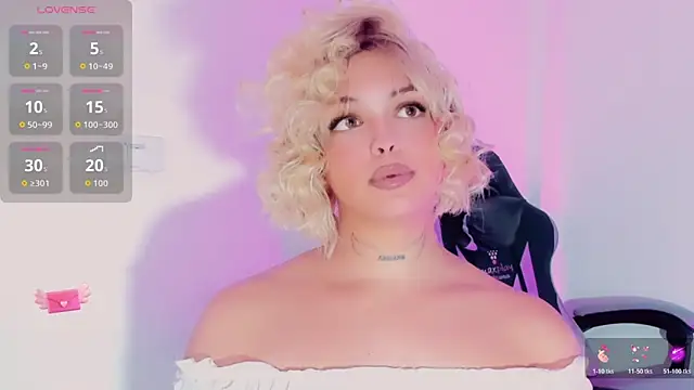Emmaa Saenz  online show from July 22, 10:55 pm