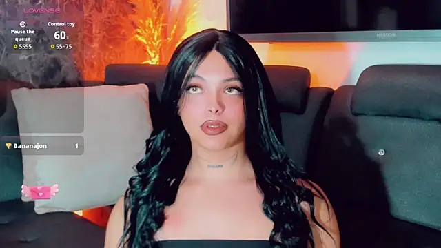 Emmaa Saenz  online show from May 18, 11:22 pm