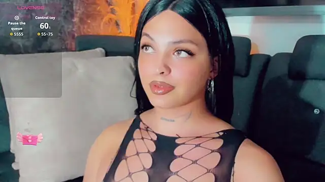 Emmaa Saenz  online show from May 29, 11:14 pm
