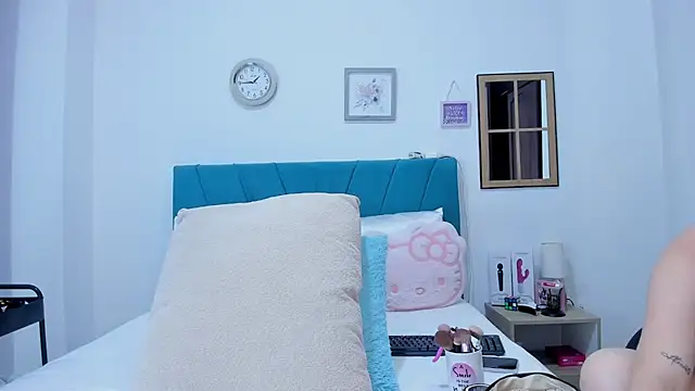 kamila lopez online show from April 13, 9:04 pm