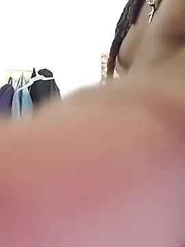 SaraFiloux online show from August 7, 12:45 pm