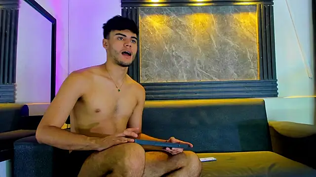 liam genner  online show from November 13, 8:30 pm