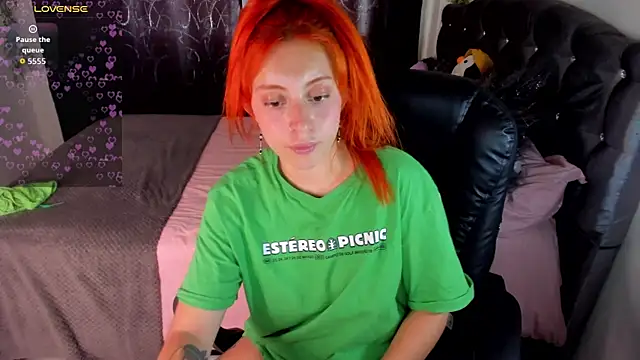 Violetaarey online show from April 15, 7:58 pm