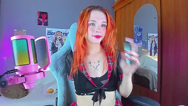 LindiMeoww online show from December 2, 7:10 am