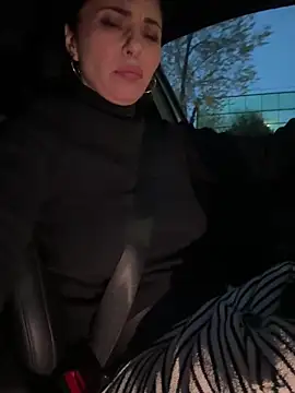 KimKelly13 online show from December 3, 7:00 am