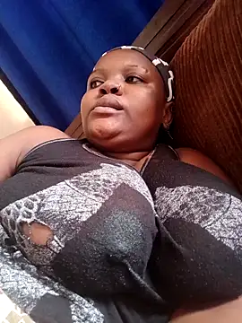 queennapal online show from April 3, 6:33 am